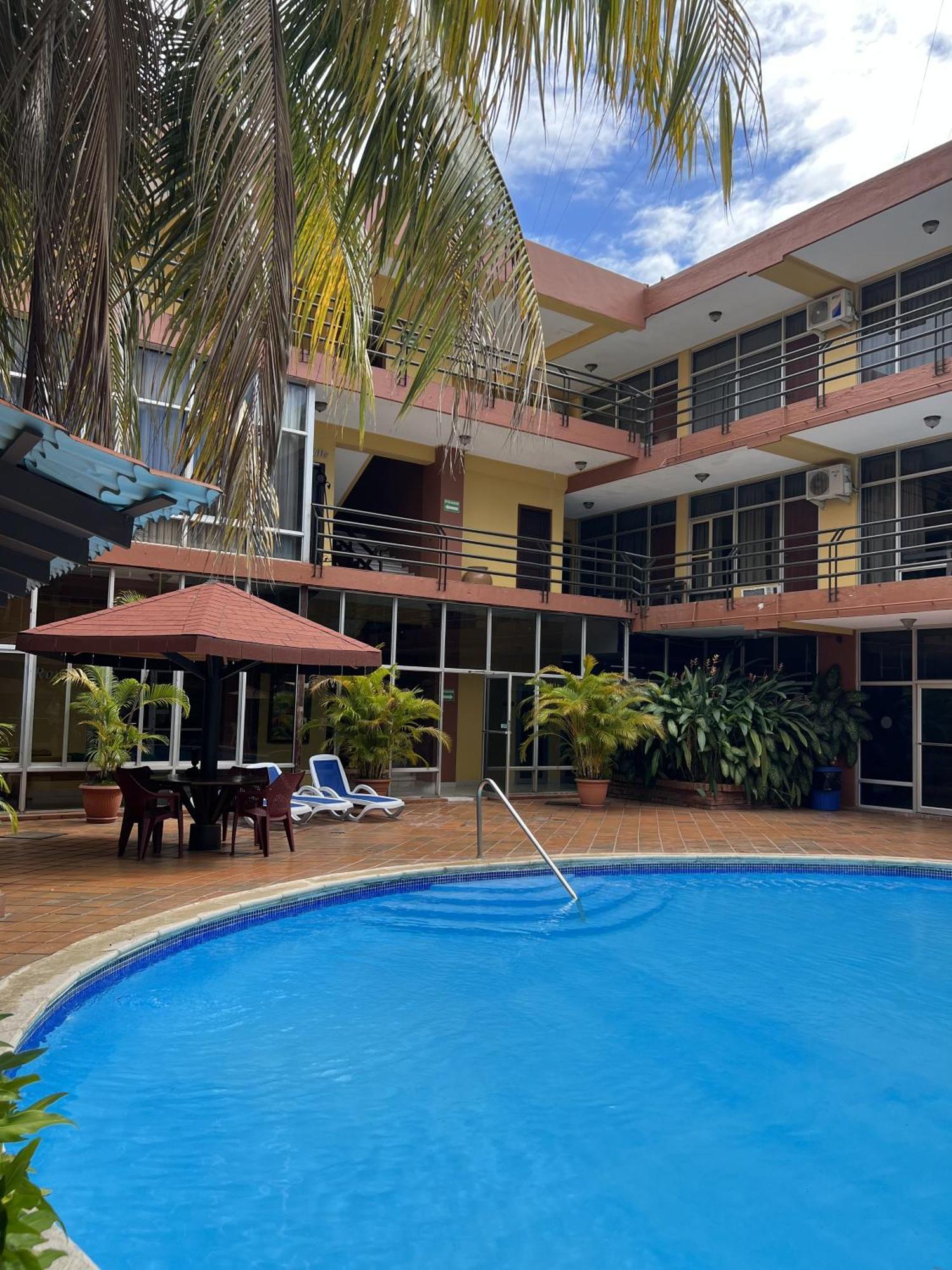 Gran Hotel Paris La Ceiba Zewnętrze zdjęcie